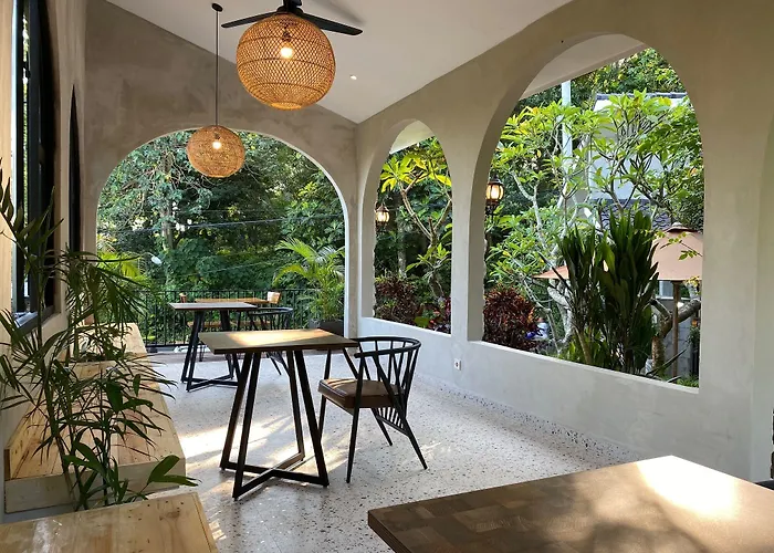 Hostel Mayong Bali And