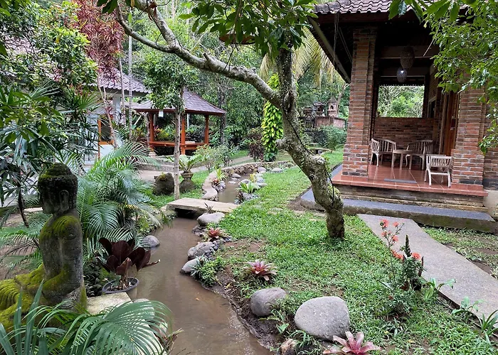 Mayong Bali And Hostel Munduk